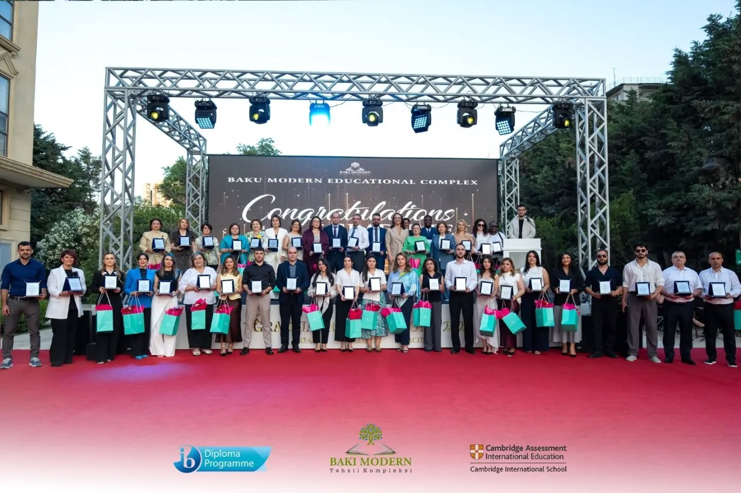 Bakı Modern Təhsil Kompleksində 2026-cı il məzunlarının buraxılışı qeyd olundu