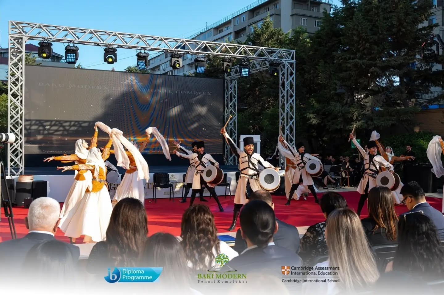 Bakı Modern Təhsil Kompleksi 2026-cı il məzunlarının uğurunu qeyd edib