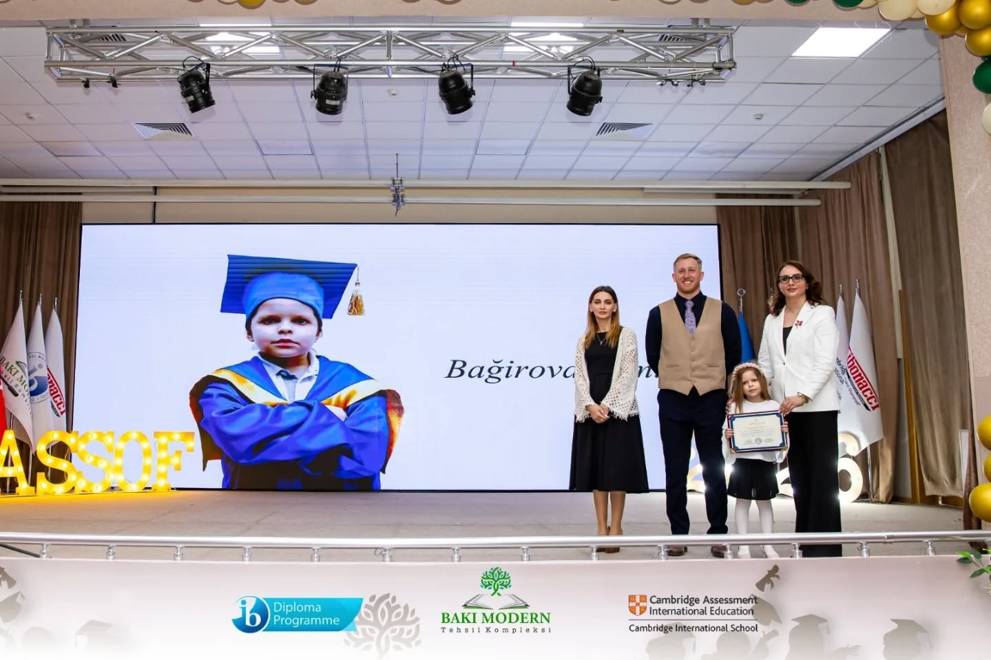 İngilis bölməsinin I sinif şagirdləri təhsildə yeni mərhələyə qədəm qoydular