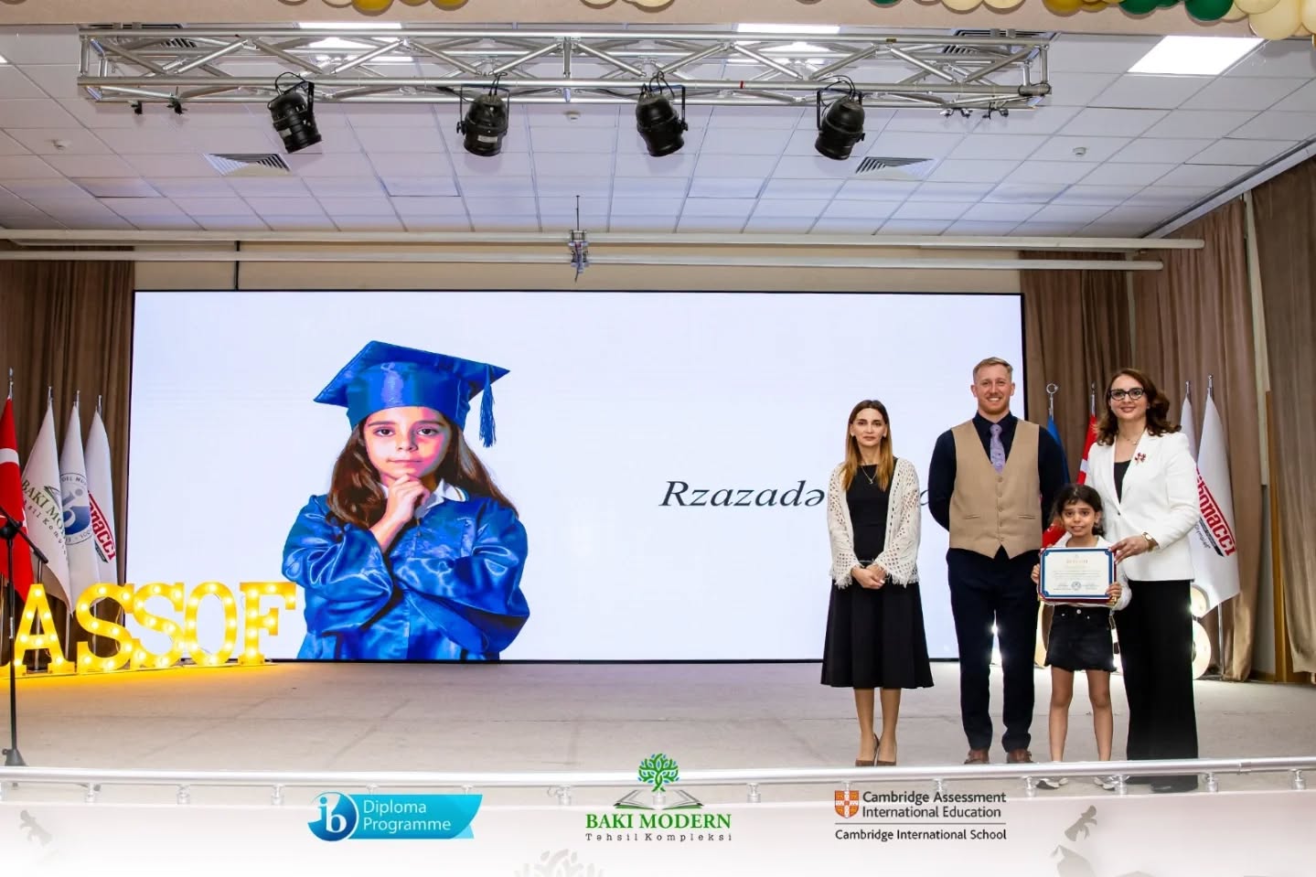 İngilis bölməsinin I sinif şagirdləri təhsildə yeni mərhələyə qədəm qoydular