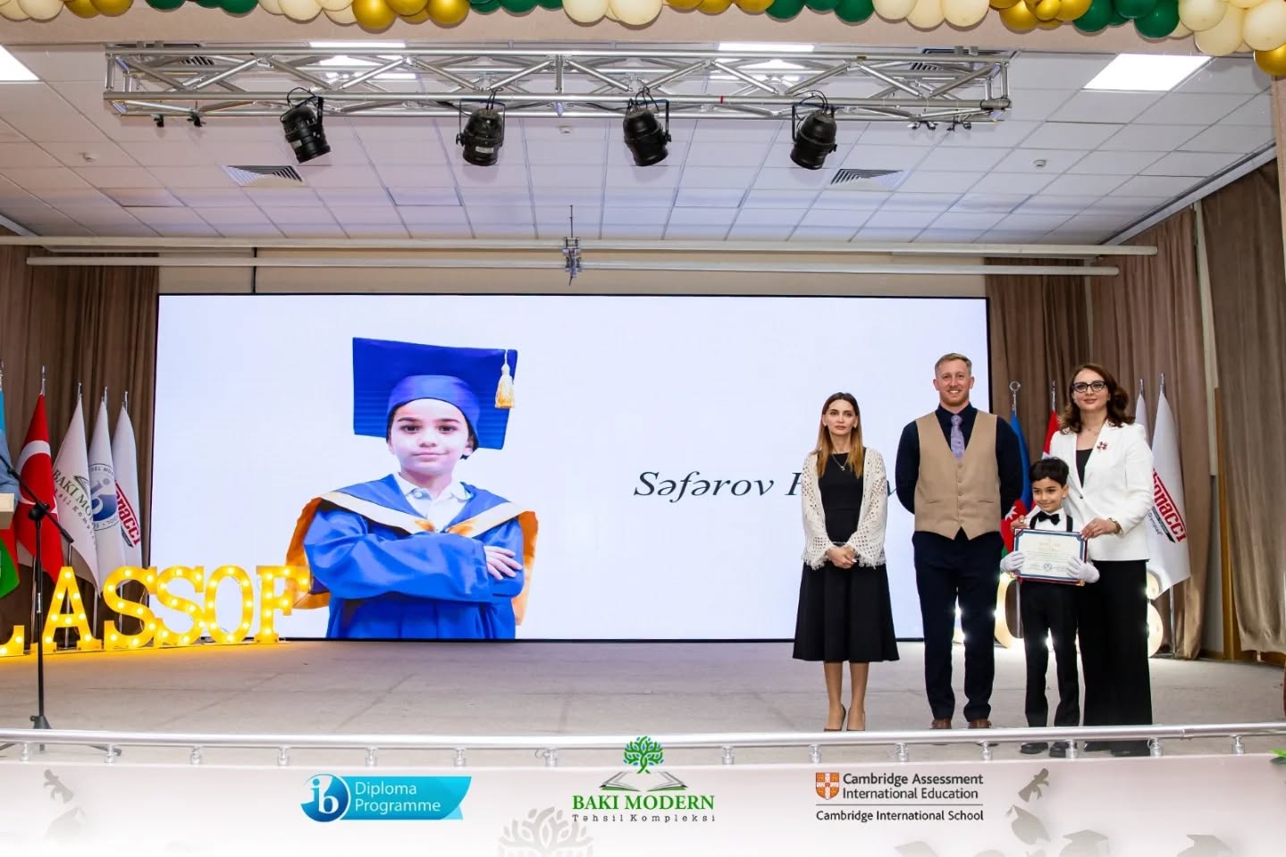 İngilis bölməsinin I sinif şagirdləri təhsildə yeni mərhələyə qədəm qoydular