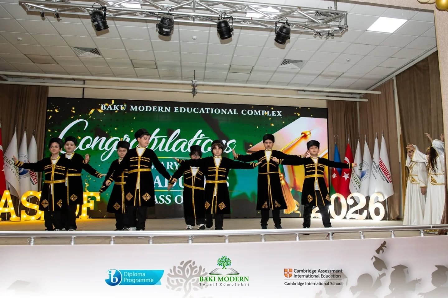 Primary School Graduation Celebrated at Baku Modern Education Complex