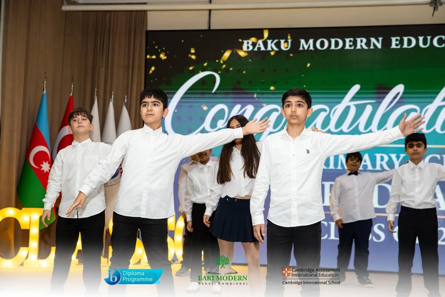 Primary School Graduation Celebrated at Baku Modern Education Complex