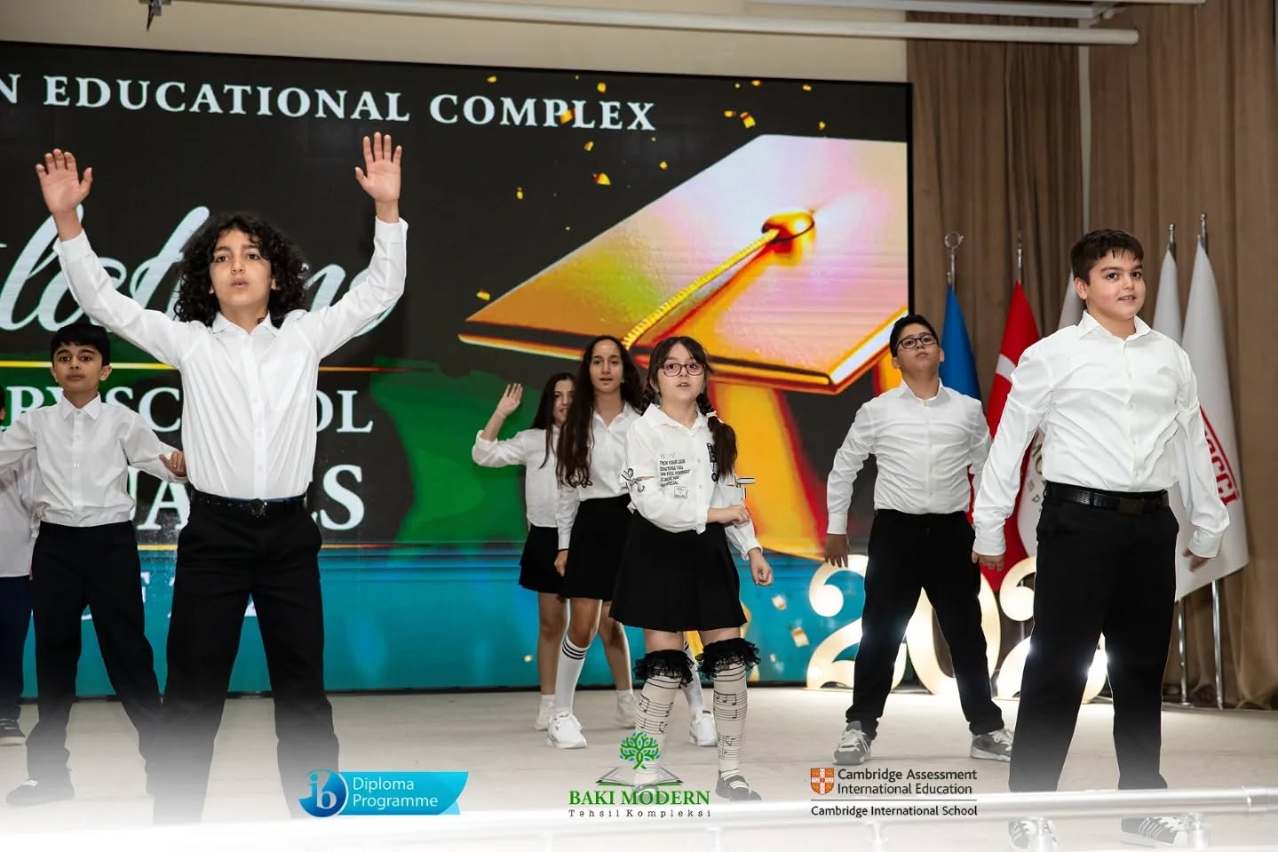 Primary School Graduation Celebrated at Baku Modern Education Complex