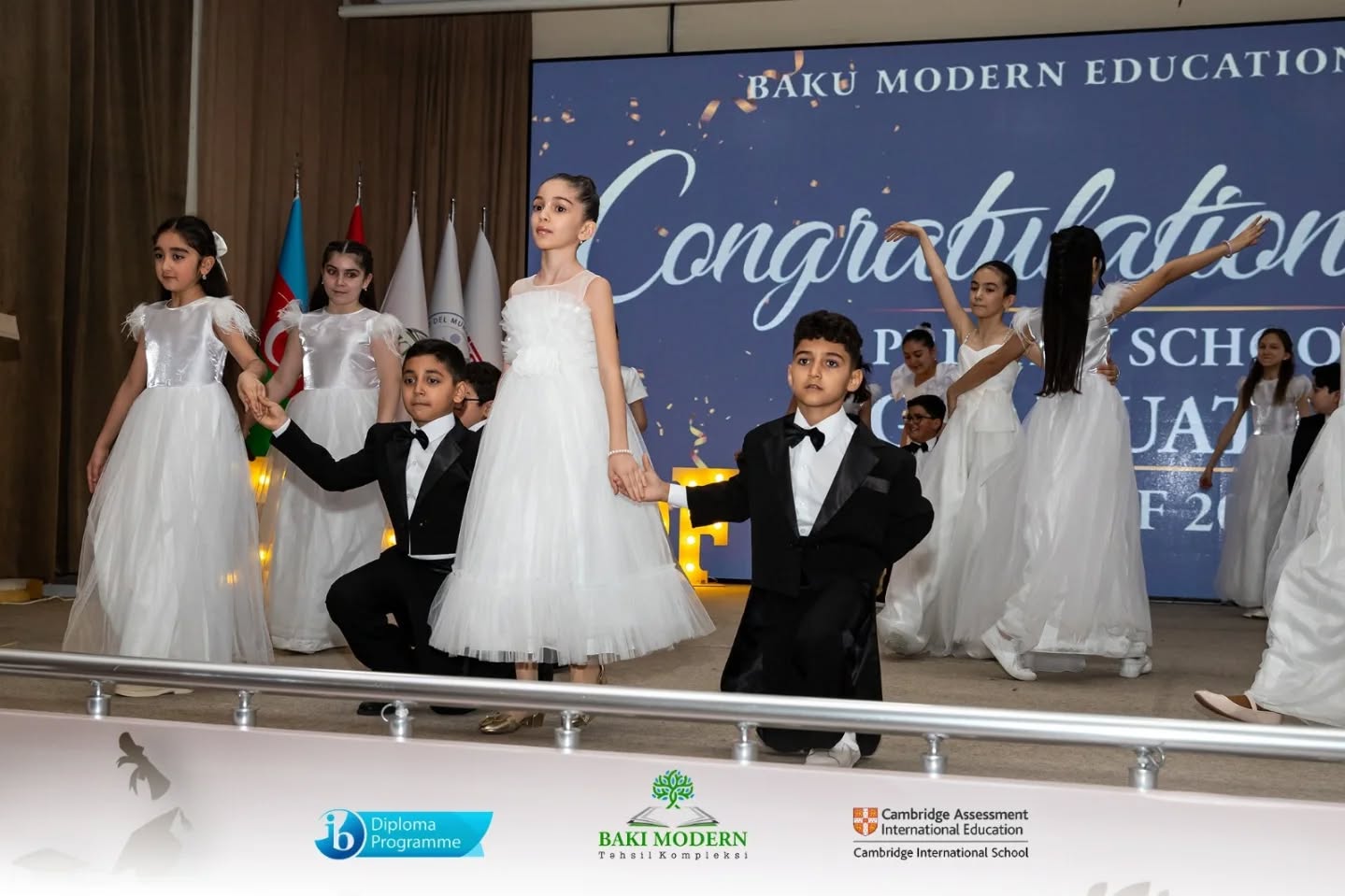 Primary School Graduation Celebrated at Baku Modern Education Complex