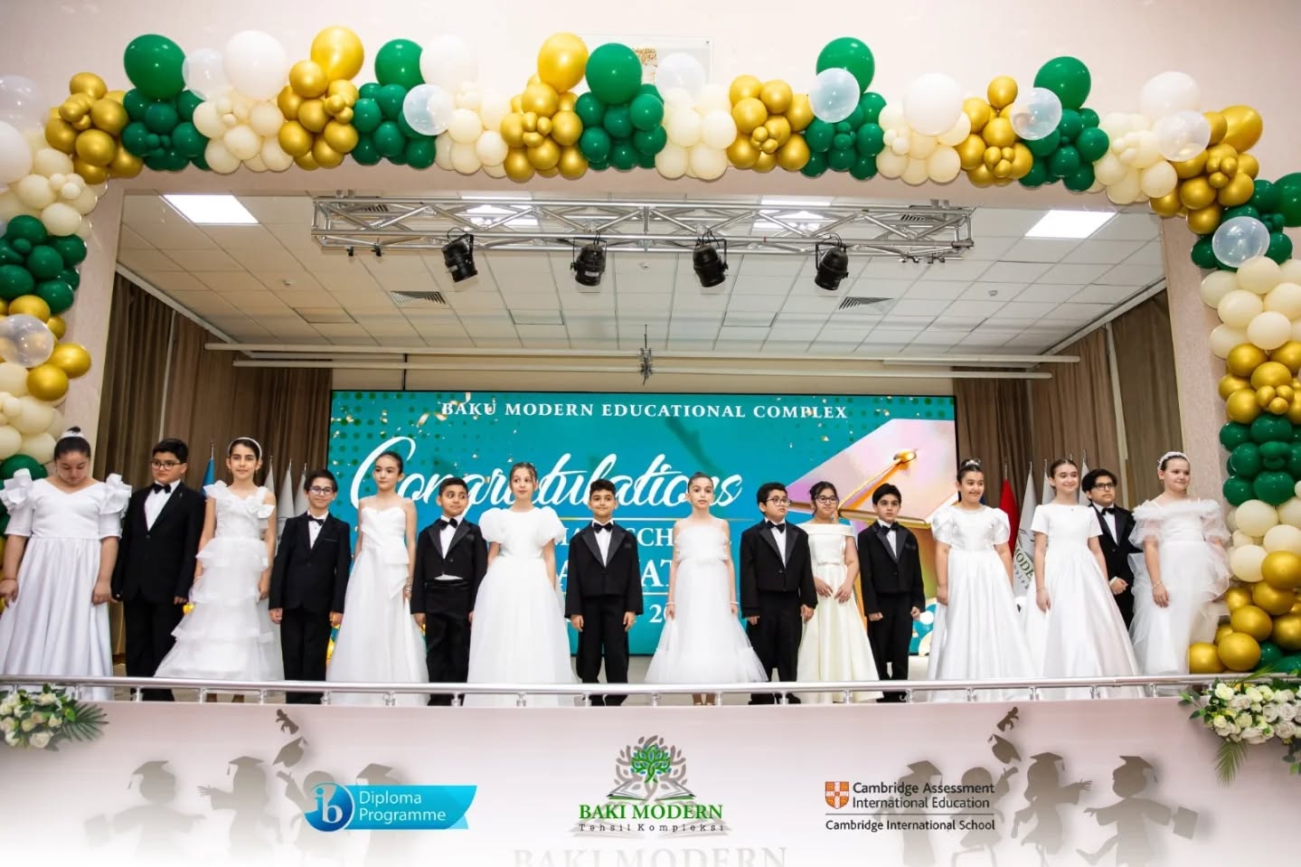 Primary School Students Celebrate Graduation at Baku Modern Education Complex