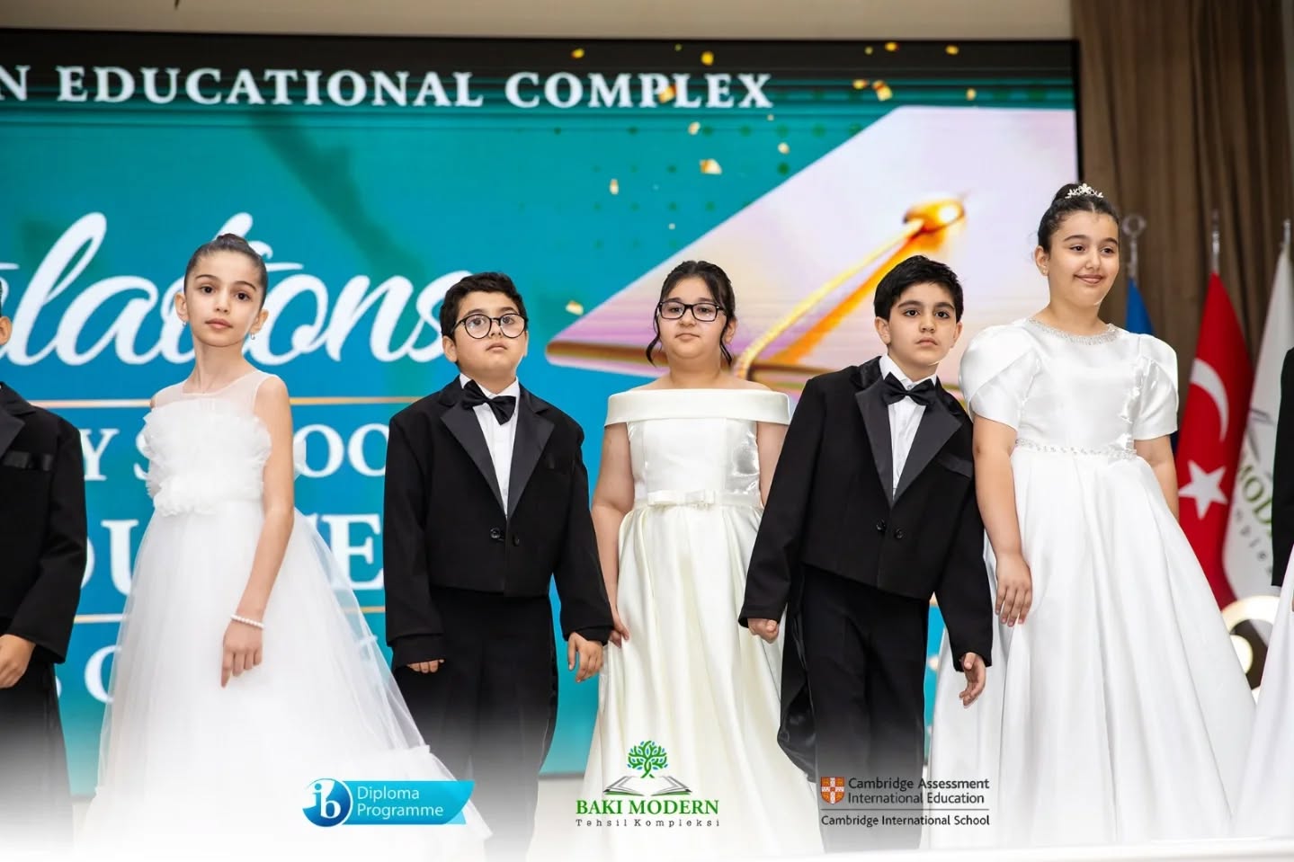 Primary School Students Celebrate Graduation at Baku Modern Education Complex