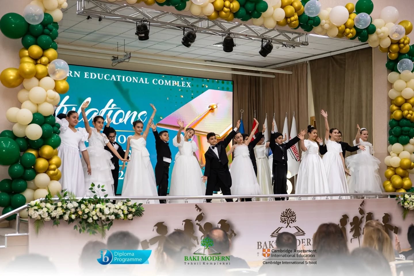 Primary School Students Celebrate Graduation at Baku Modern Education Complex