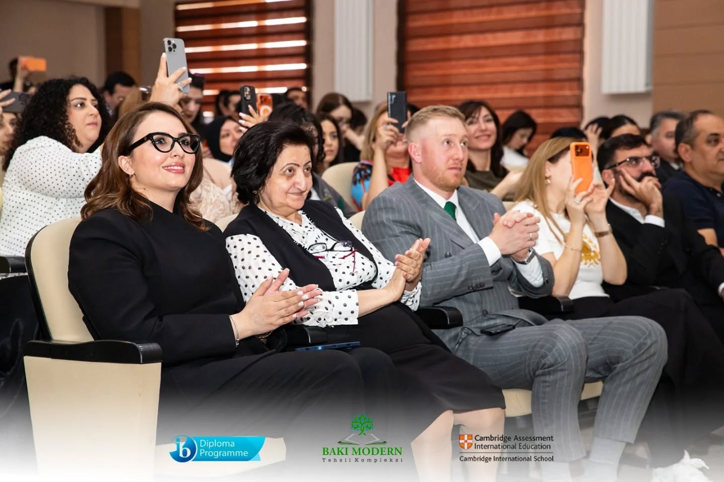 Primary School Students Celebrate Graduation at Baku Modern Education Complex