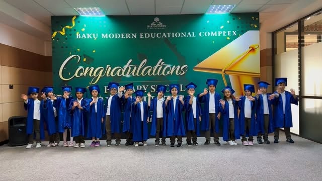 Birinci sinif şagirdləri yaddaqalan Məzun Gününü qeyd etdilər