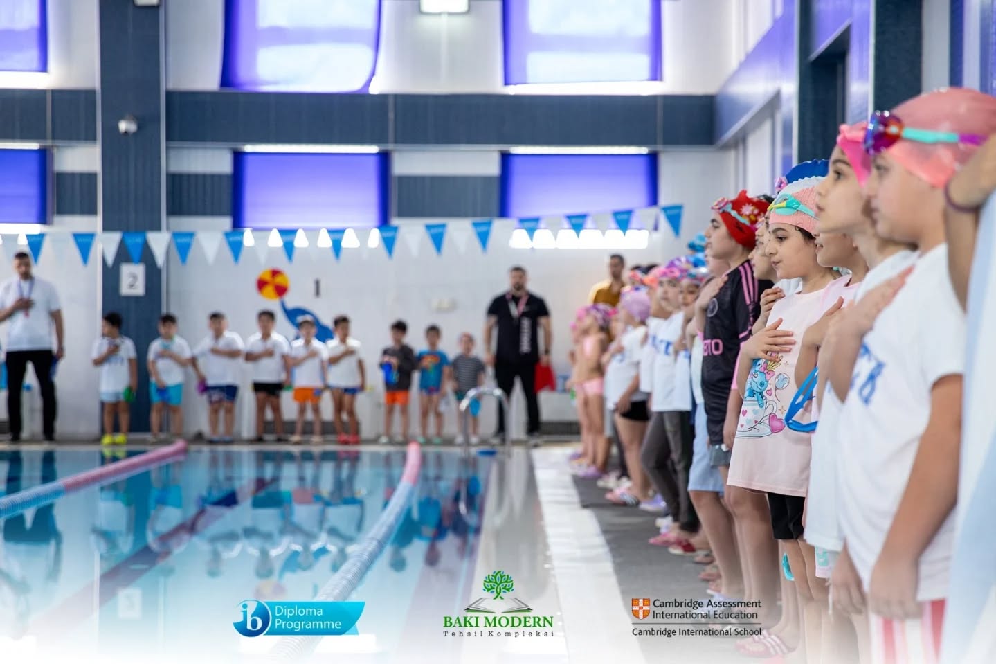 Bakı Modern Təhsil Kompleksində “Şən Delfinlər” üzgüçülük yarışı keçirilib