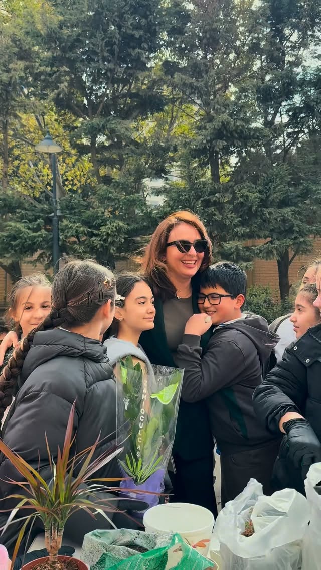 Students Join Tree-Planting Campaign for a Greener Future
