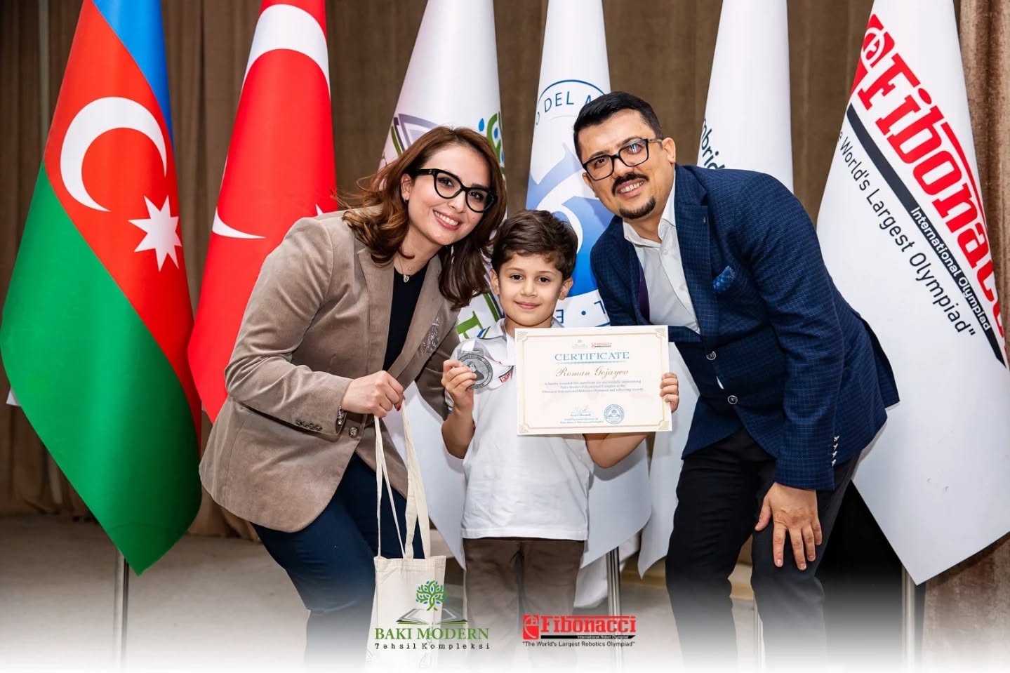 Şagirdlərimiz Fibonacci Beynəlxalq Olimpiadasındakı uğurlarına görə təbrik edildi