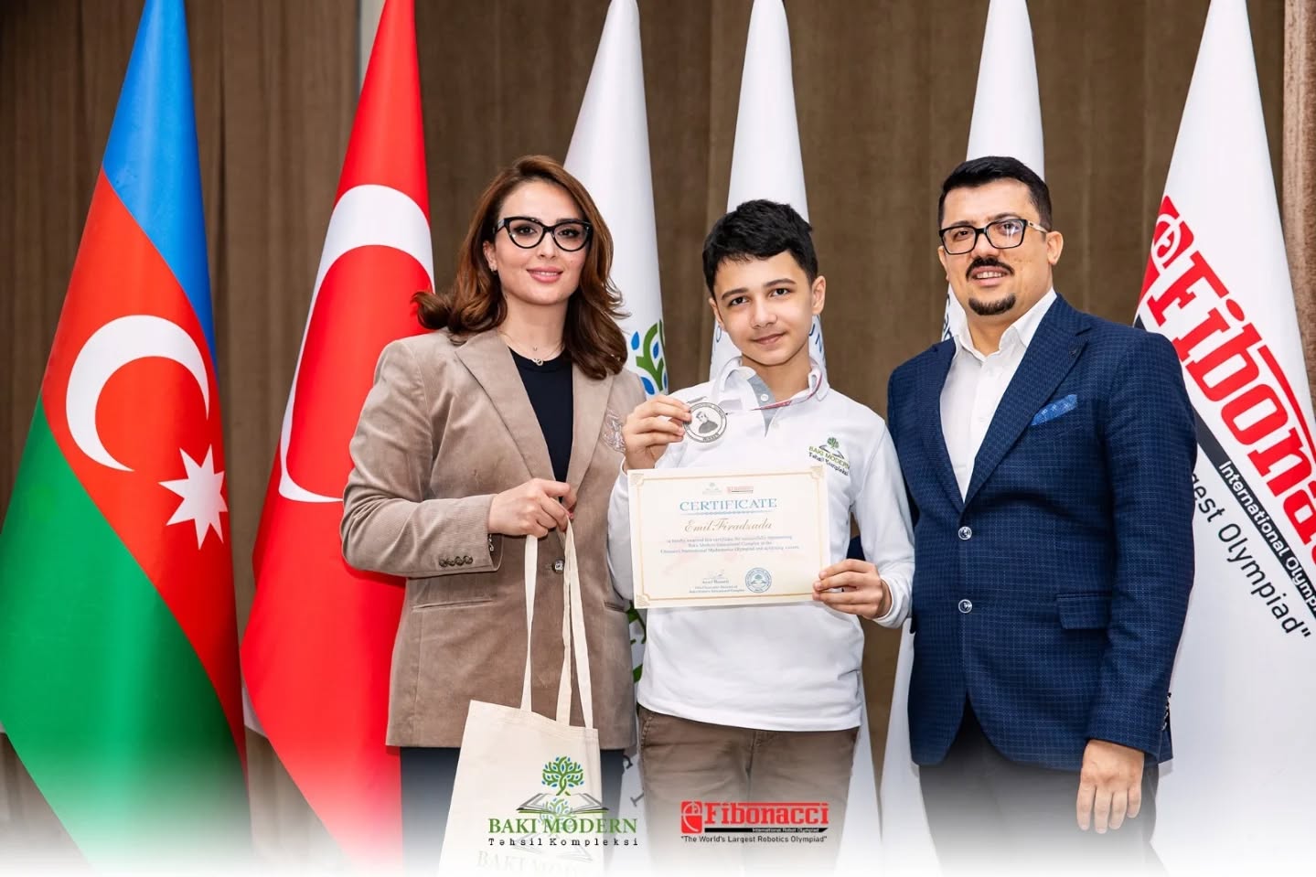 Şagirdlərimiz Fibonacci Beynəlxalq Olimpiadasındakı uğurlarına görə təbrik edildi