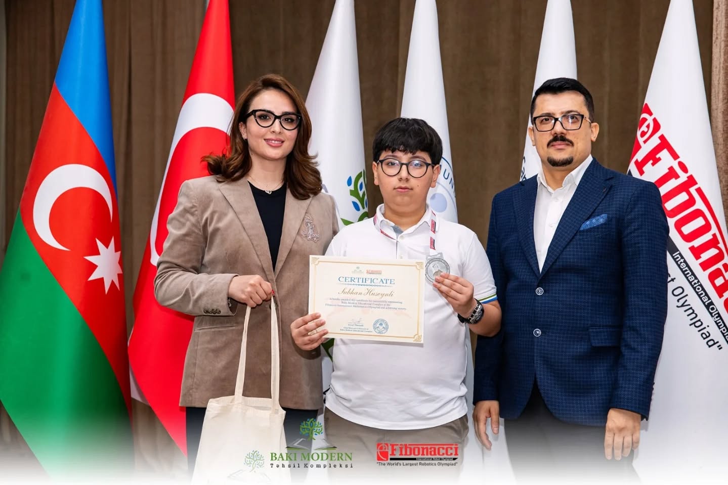Şagirdlərimiz Fibonacci Beynəlxalq Olimpiadasındakı uğurlarına görə təbrik edildi