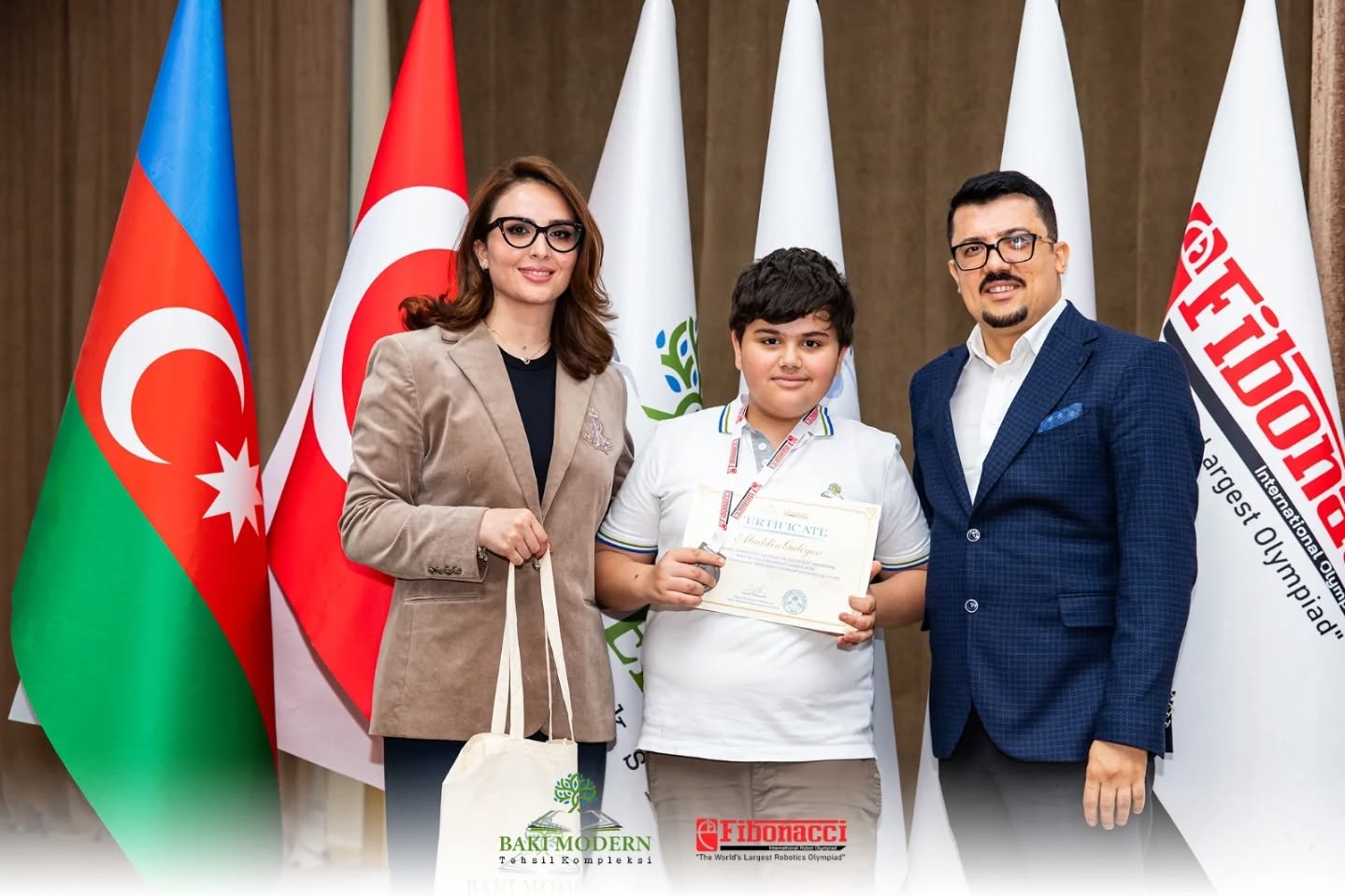 Şagirdlərimiz Fibonacci Beynəlxalq Olimpiadasındakı uğurlarına görə təbrik edildi