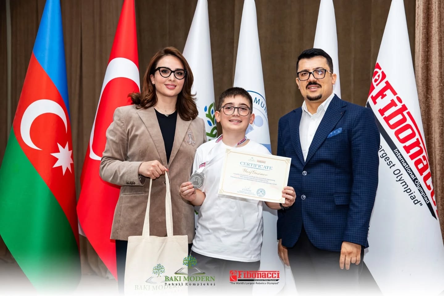Şagirdlərimiz Fibonacci Beynəlxalq Olimpiadasındakı uğurlarına görə təbrik edildi