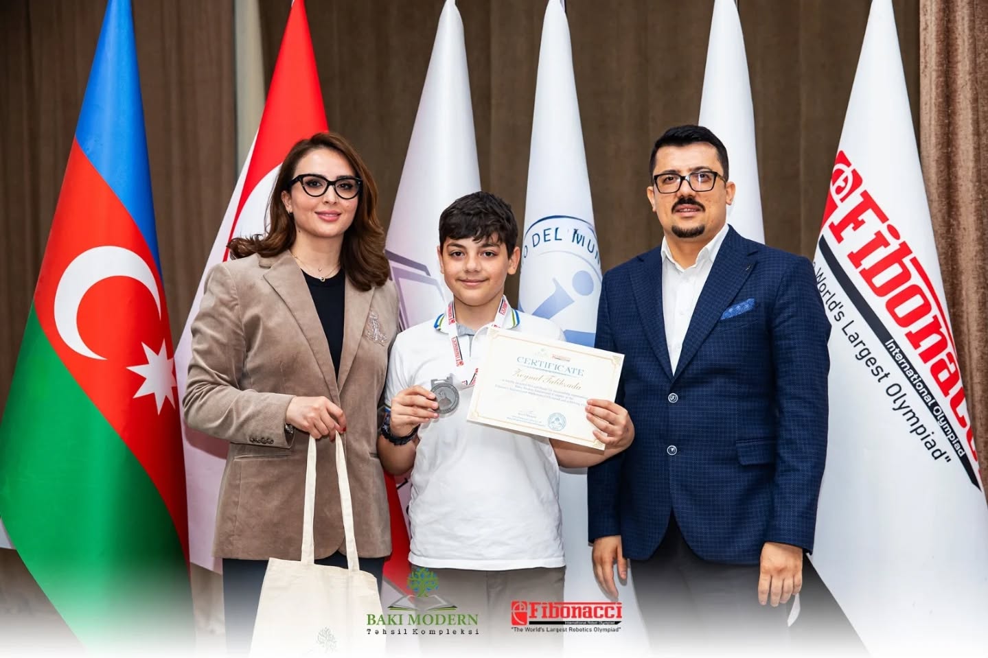 Şagirdlərimiz Fibonacci Beynəlxalq Olimpiadasındakı uğurlarına görə təbrik edildi