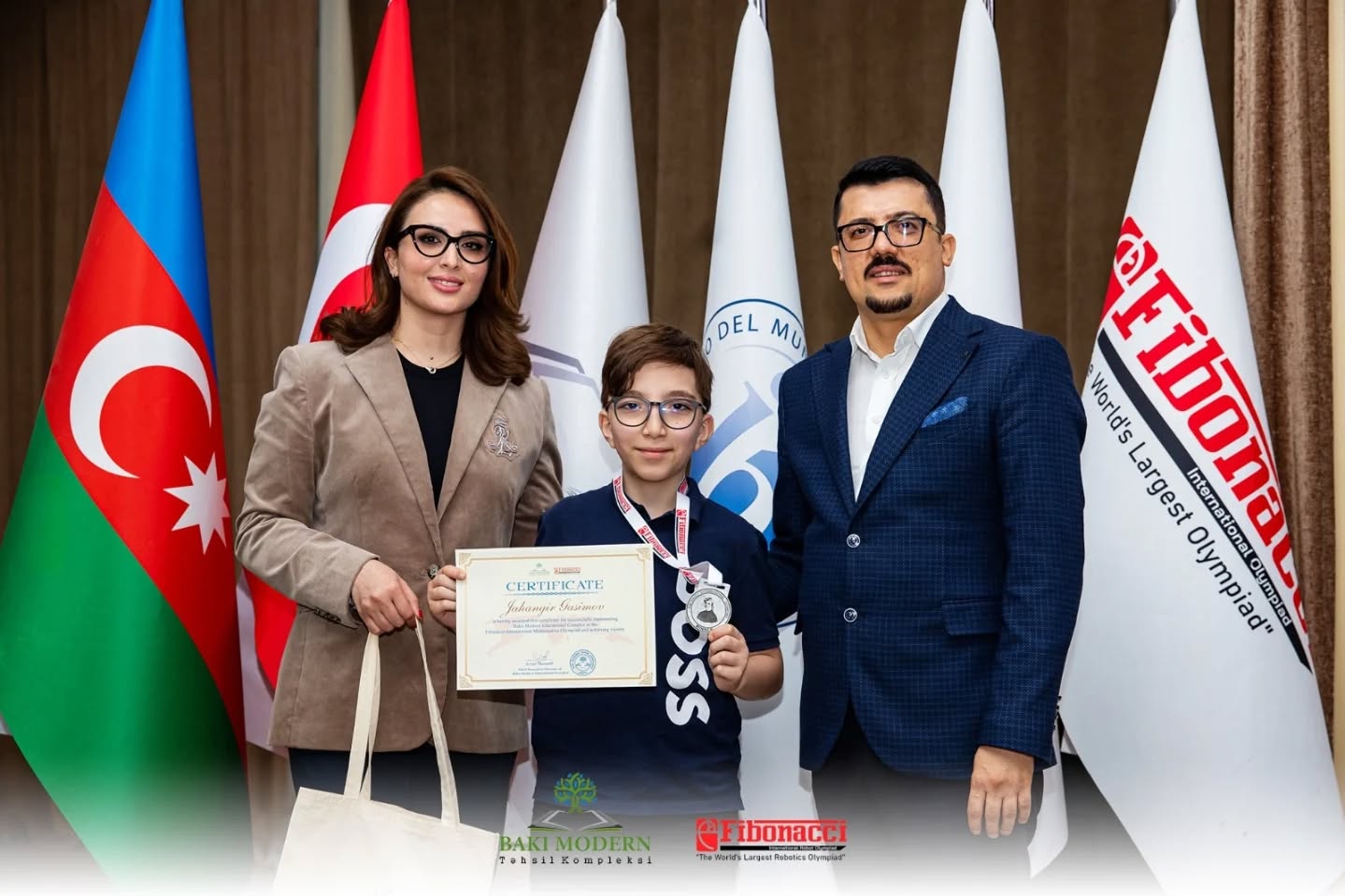 Şagirdlərimiz Fibonacci Beynəlxalq Olimpiadasındakı uğurlarına görə təbrik edildi