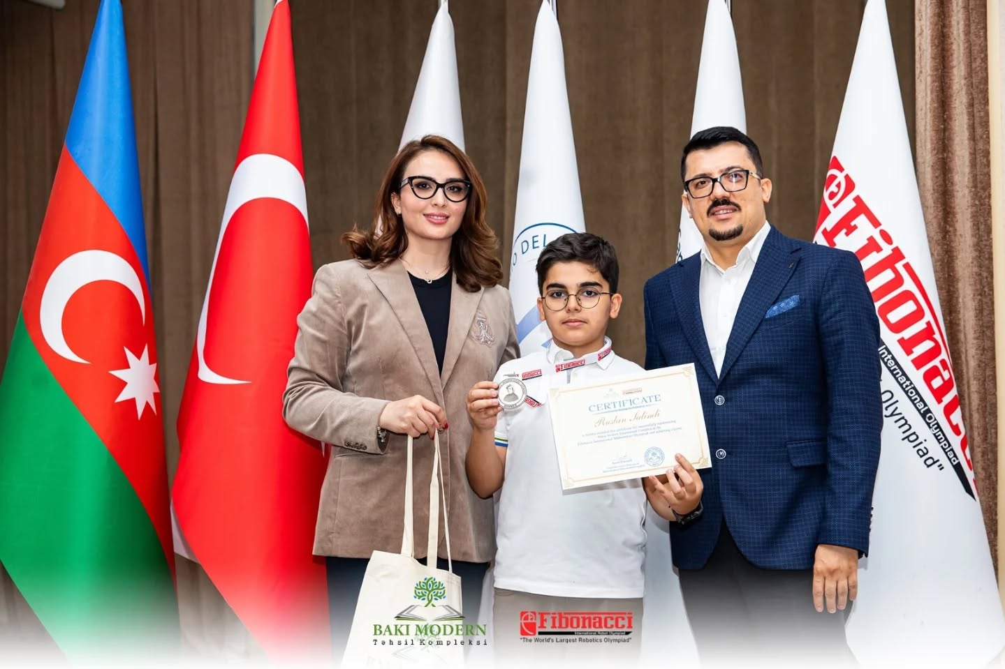 Şagirdlərimiz Fibonacci Beynəlxalq Olimpiadasındakı uğurlarına görə təbrik edildi