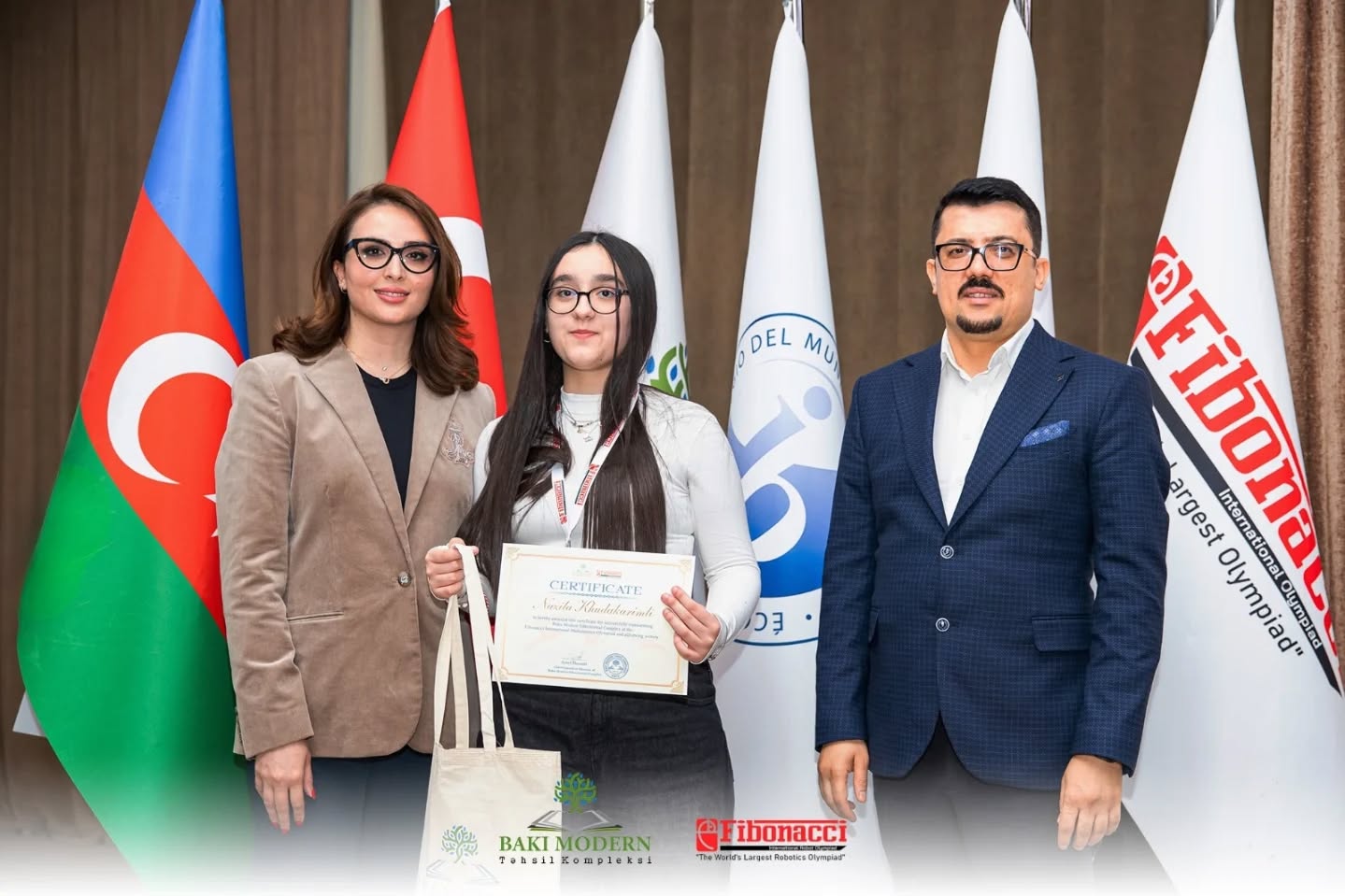Şagirdlərimiz Fibonacci Beynəlxalq Olimpiadasındakı uğurlarına görə təbrik edildi