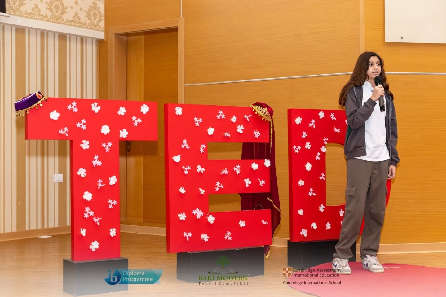 7-ci sinif şagirdləri TED-Ed Student Talks tədbirində bacarıqlarını nümayiş etdiriblər