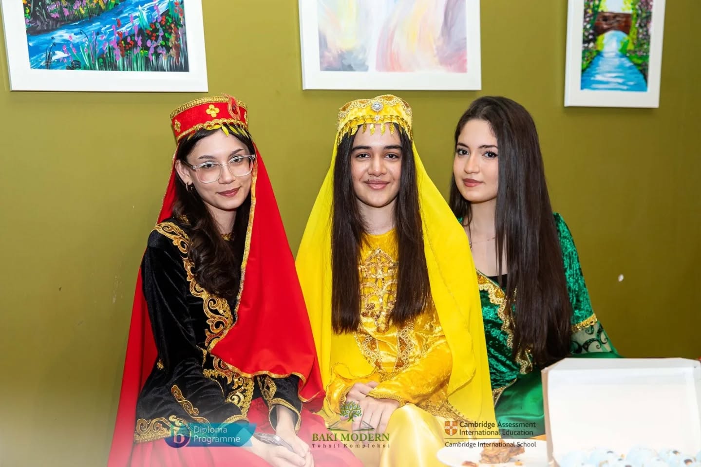 Şagirdlər Novruz bayramını musiqi və milli çıxışlarla qeyd etdilər