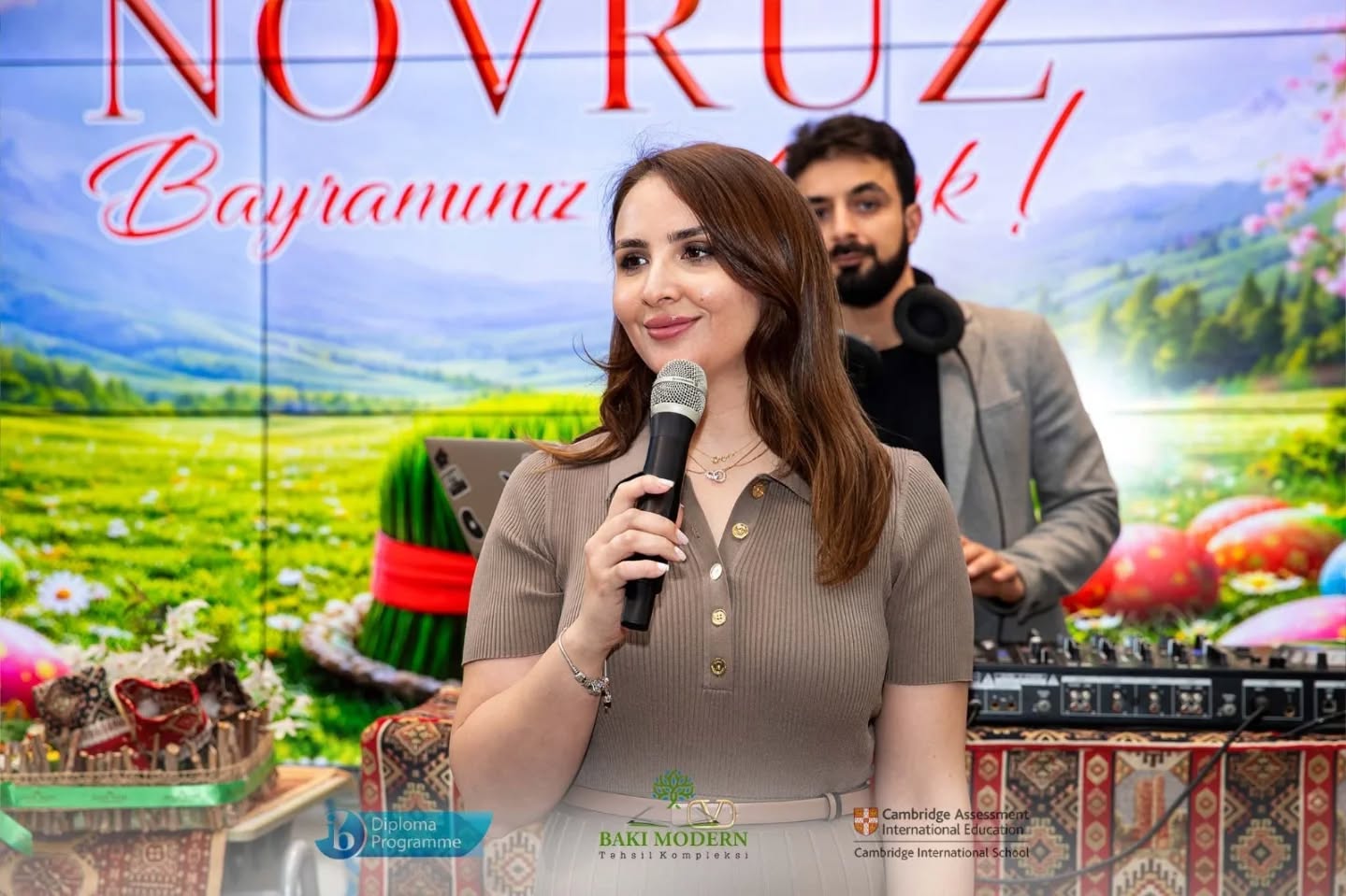 Şagirdlər Novruz bayramını musiqi və milli çıxışlarla qeyd etdilər